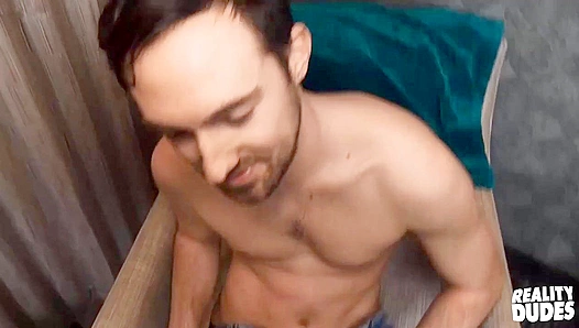 Peyton Unleashed: Hot Straight-Chasing Stud Takes It Deep – GayPornHub 18+