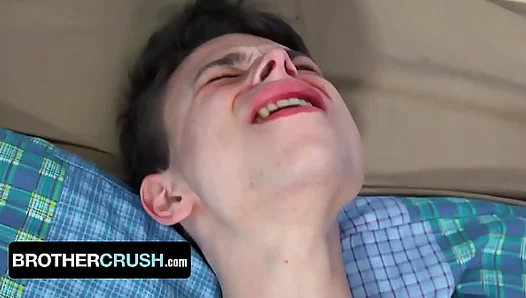 Young Twink Austin Xanders Takes Full Load from Hung Stepbrother – Bareback Breeding
