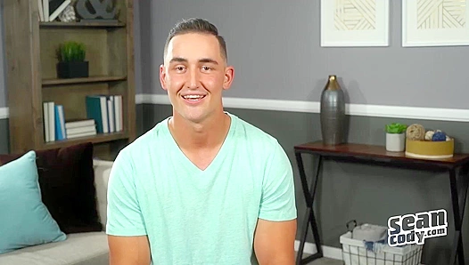 Romeos Lanky Frame Glides as He Jerks His Thick Hard-on – SeanCody