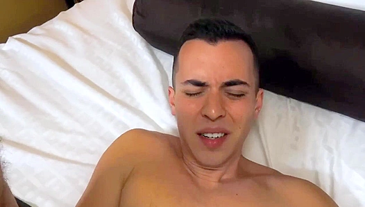 Paul Wagner Lures Twink David Blake into Forbidden Passion – A Steamy Seduction Tale