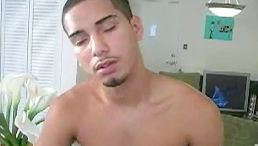 Kiko Pumps His Thick Latin Rod – Smokin Hot Solo Session – 18+