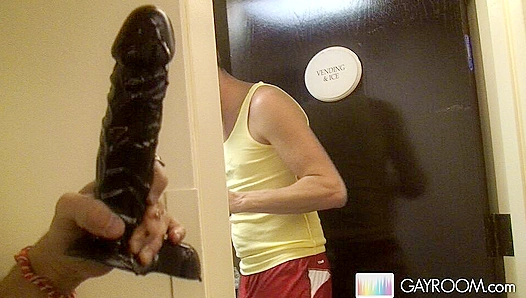 Steamy Dildo Surprise in Upscale Hotel Corridor – Hot Gay Encounter XXX