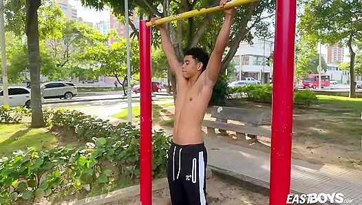 Tonnys Hot Solo Craving: Pleasuring Himself in the Kitchen – EastBoys