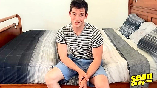 Archie the Hairy Stud Jerks Off to Pure Bliss – Hot Solo Action