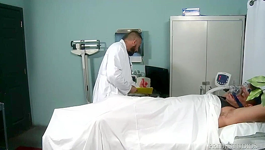Huge Dick Heat: Alessio Jace Tear Up the Hospital Bed – GayPornXL 18+